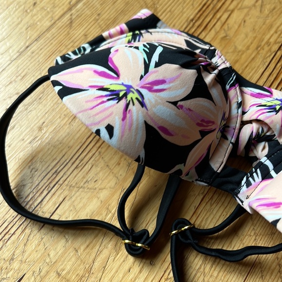 💚 3 for $15 💚 - Xhilaration Floral Swim Top Women size XS - Picture 13 of 16